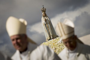 En imágenes: La peregrinación de la Virgen de Fátima en Portugal