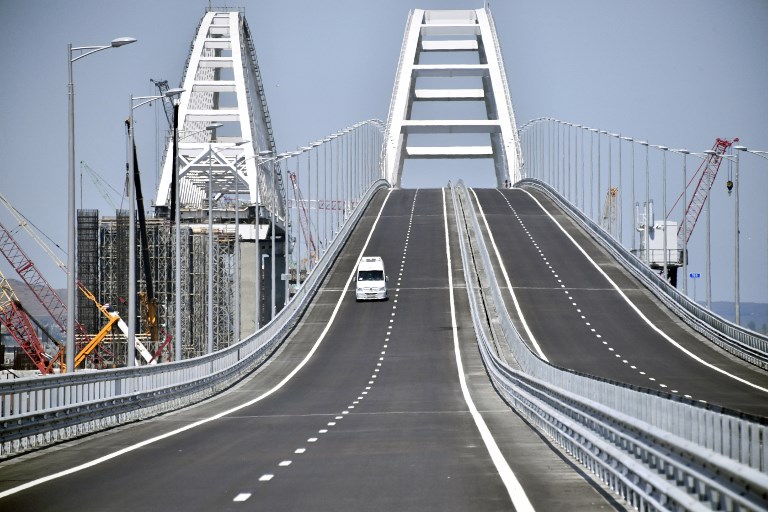 Reanudaron el tránsito vehicular en el puente de Crimea #12Nov