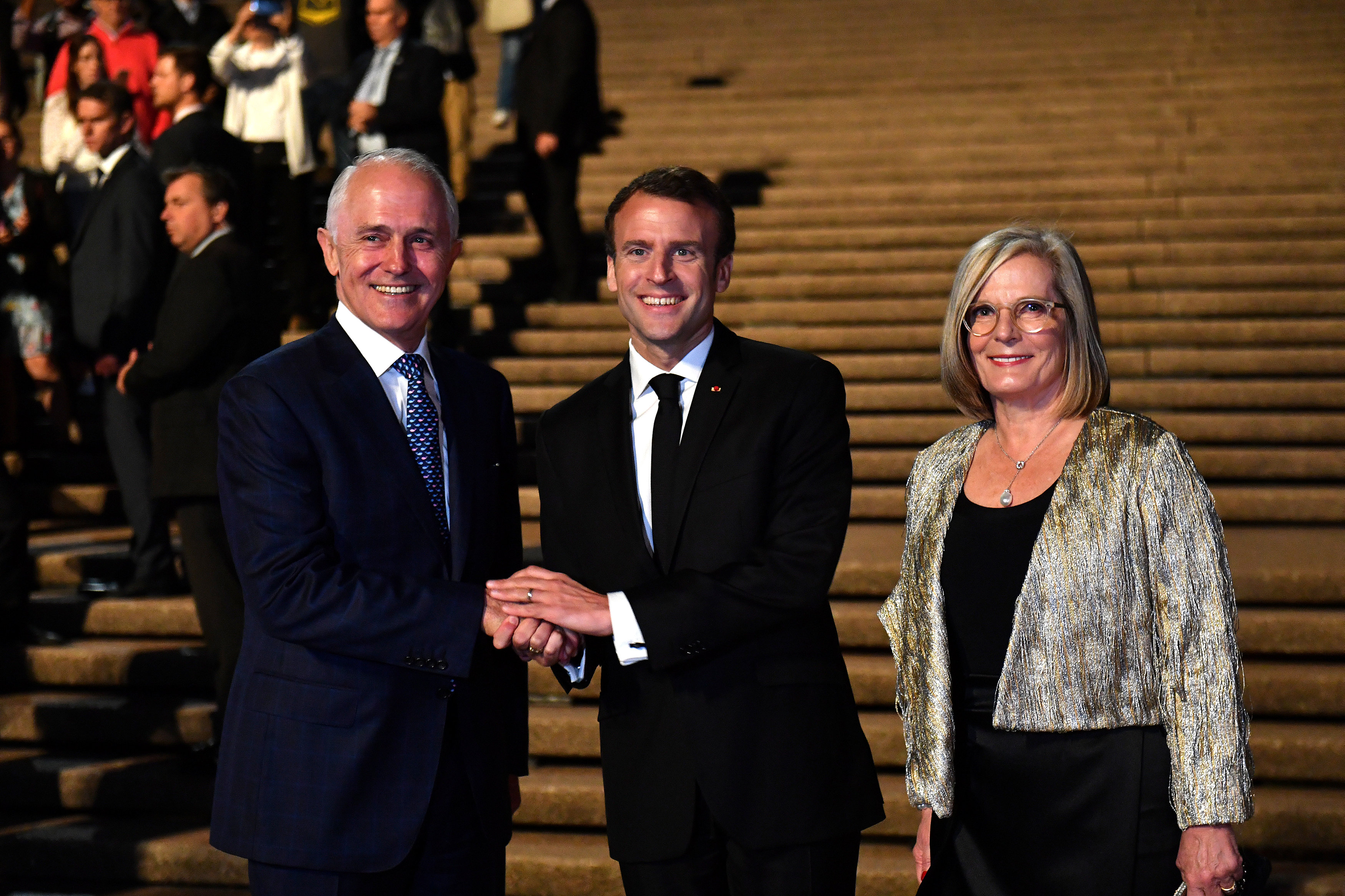 Муж премьер министра франции. Жена премьер министра Франции. Премьер Австралии. Австралийский премьер министр.