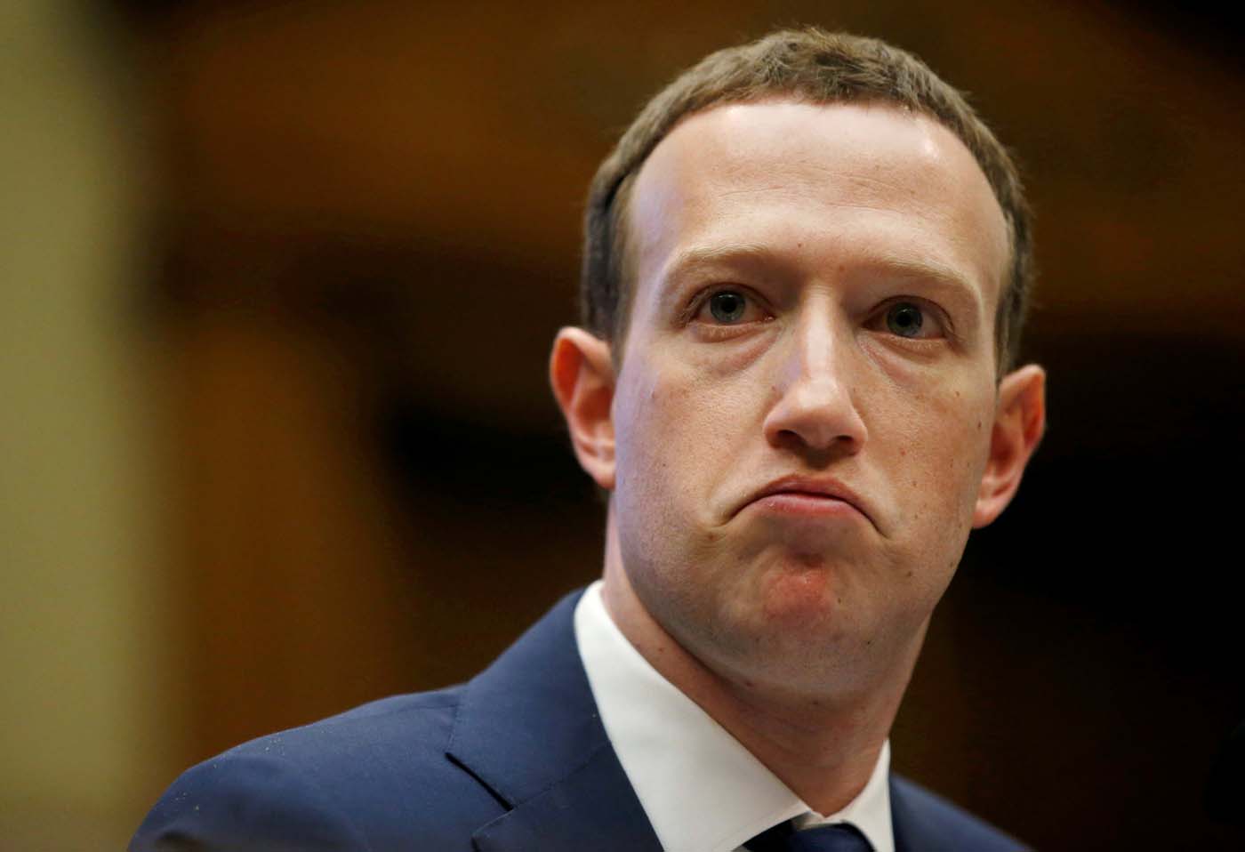 El presidente de Facebook aseguró que no está pensando en dimitir