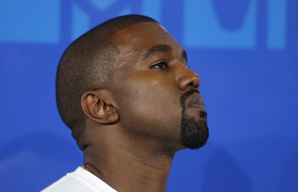 Kanye West mantiene una buena relación con las hermanas de Kim Kardashian