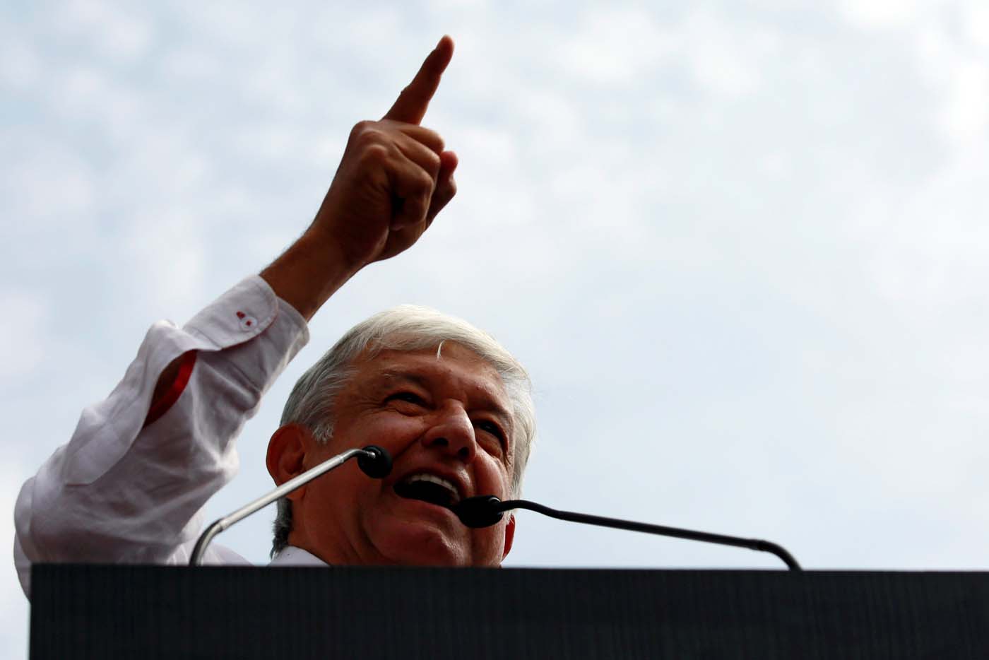 Batallón de izquierdosos apoyando a López Obrador tras victoria en México (+tuits)