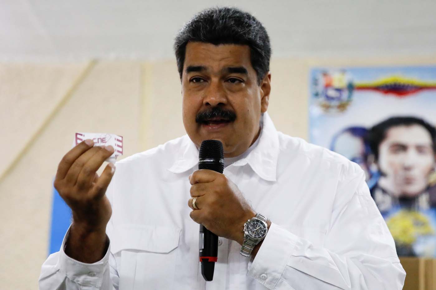 Maduro dice que demandará a Antena 3 por incluirlo en serie televisiva