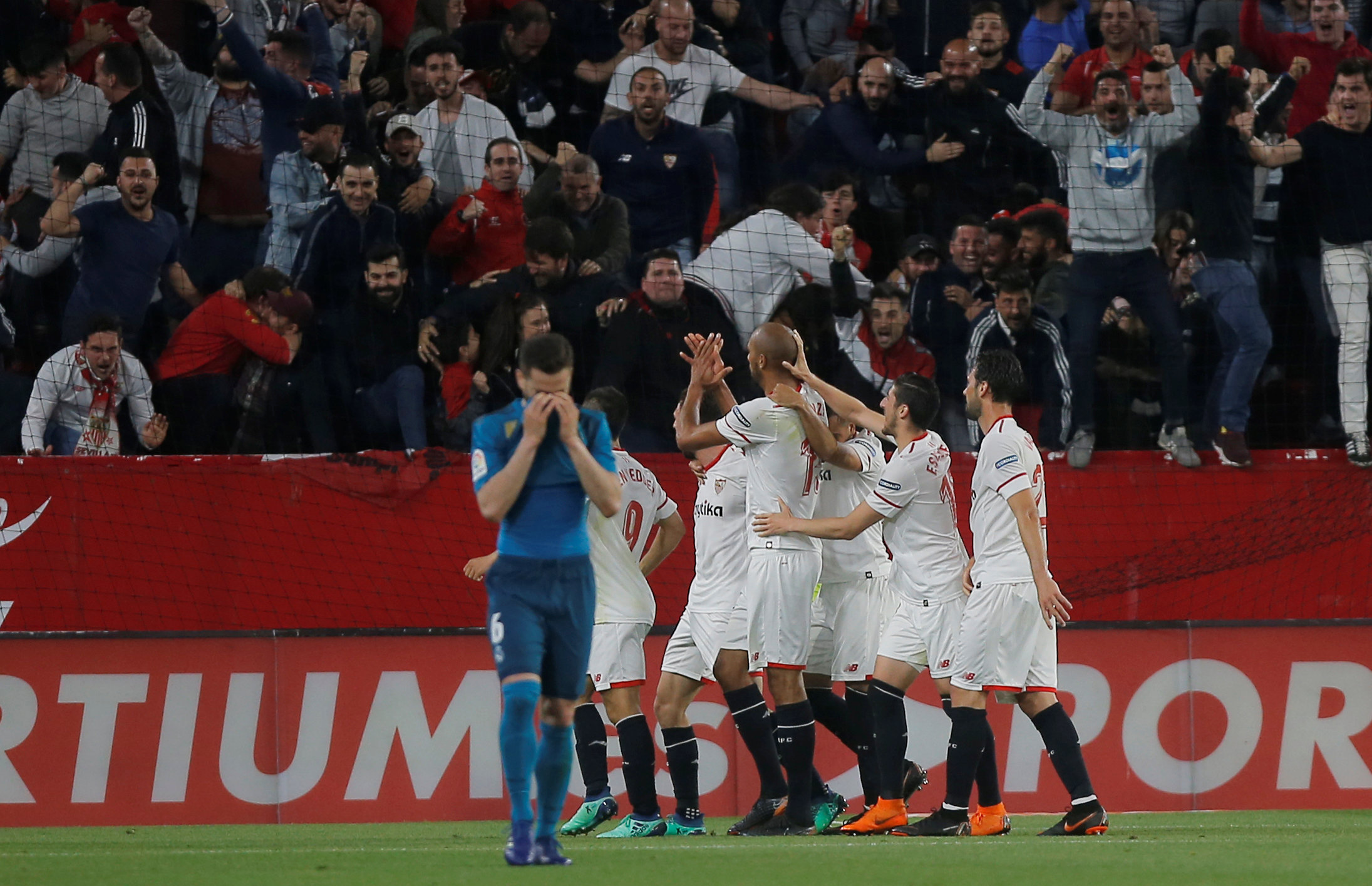 El Sevilla se reengancha a Europa y aleja al Madrid de la segunda plaza