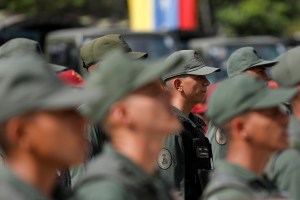 Más soldados discrepan del Gobierno y desertan en víspera de las elecciones