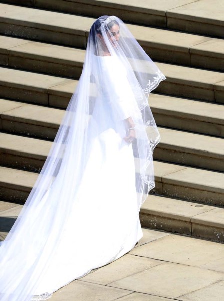  Meghan Markle llega a la Capilla de San Jorge en el Castillo de Windsor para su boda con el Príncipe Harry. Sábado, 19 de mayo de 2018. Andrew Matthews / Pool vía REUTERS