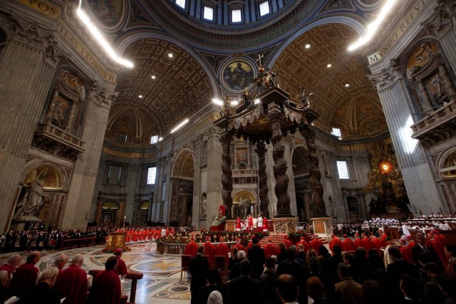 Pope Francis leads a Mass of Pentecost at Saint Peter's Basilica at the Vatican, May 20, 2018. REUTERS/Remo Casilli