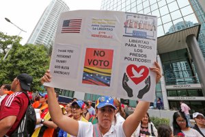 Venezolanos en el mundo denuncian fraude en las elecciones presidenciales
