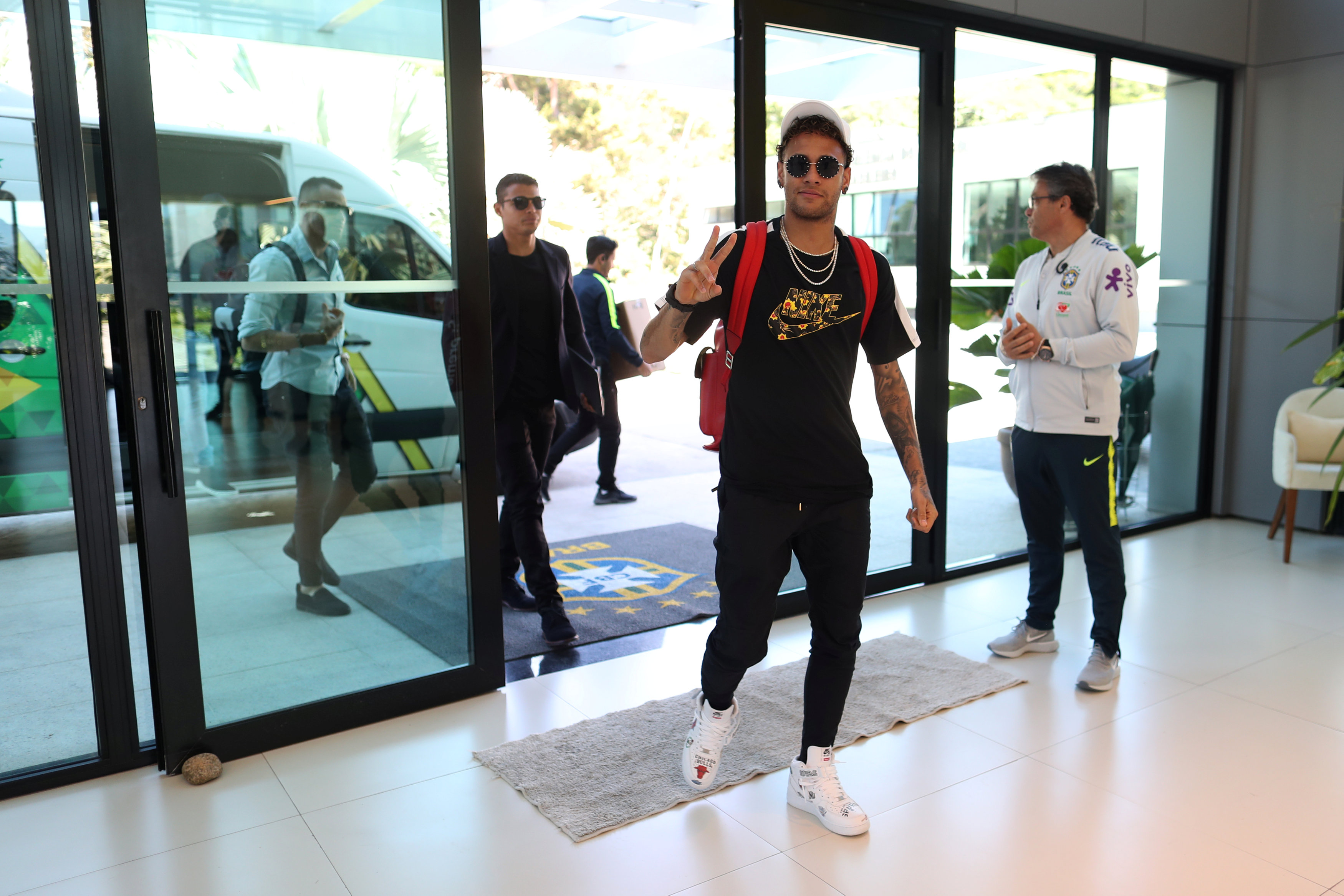 Neymar inicia los primeros entrenamientos con el balón en Brasil (Fotos)