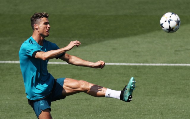 El delantero del Real Madrid Cristiano Ronaldo en un entrenamiento en Madrid, mayo 22, 2018.  REUTERS/Sergio Perez