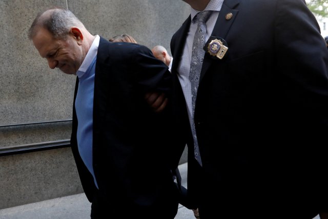 El productor cinematográfico Harvey Weinstein llega a la Corte Criminal de Manhattan en Nueva York, Estados Unidos, el 25 de mayo de 2018. REUTERS / Shannon Stapleton TPX IMÁGENES DEL DÍA