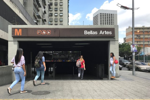 People enter Bellas Artes metro station in Caracas, Venezuela May 29, 2018. Picture taken May 29, 2018. REUTERS/Marco Bello