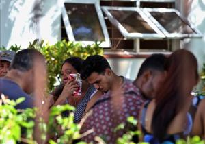 Testimonios de familiares que identifican a las víctimas de accidente aéreo en Cuba