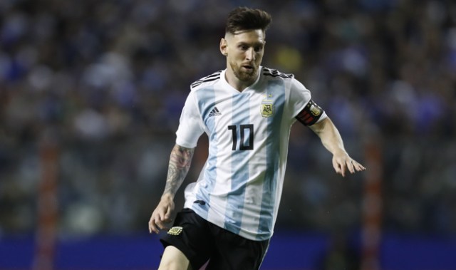 Lionel Messi afina la puntería con triplete de goles EFE/David Fernández