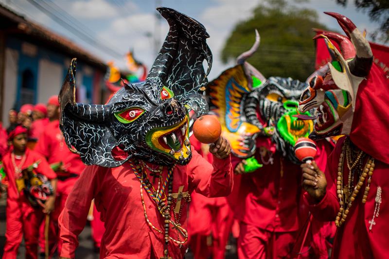 EN FOTOS: Diablos Danzantes de Yare rindieron tributo al Santísimo Sacramento