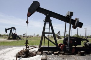 El barril de petróleo supera los 60 dólares por preocupación por oferta