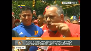 En video: Diosdado se niega a reconocer la crisis venezolana ante una periodista extranjera