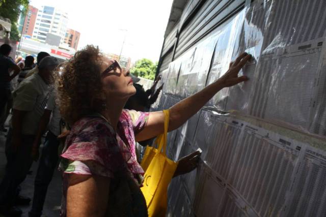 Colombianos en Venezuela se acercan hasta el consulado para ejercer su derecho la voto en las elecciones presidenciales / Juan Peraza - LaPatilla.com