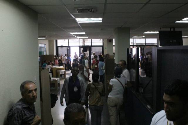 Colombianos en Venezuela se acercan hasta el consulado para ejercer su derecho la voto en las elecciones presidenciales / Juan Peraza - LaPatilla.com