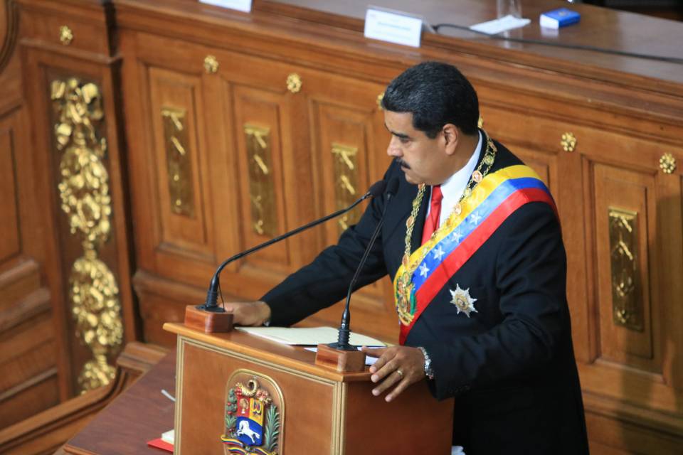 Maduro ordena “hacer de nuevo” el sistema de distribución y fijación de precios
