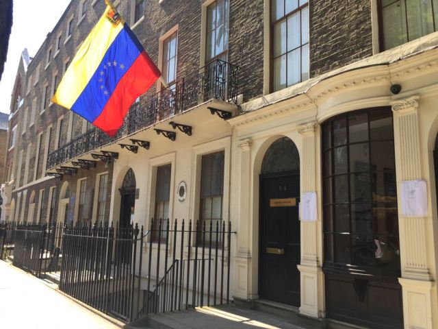 Consulado de Venezuela en Londres este domingo 20 de mayo de 2018 | Foto: Ana Marisol Angarita | El Pitazo