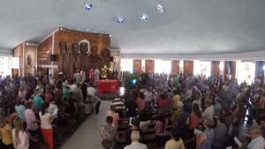 Venezolanos asistieron a iglesias para orar por Venezuela este #20May (Video y fotos)