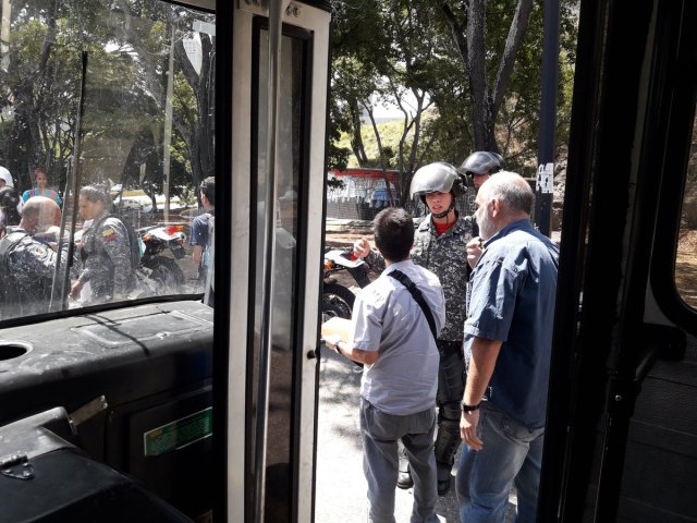 Los docentes tenían previsto protestar desde la Plaza del Rectorado de la Universidad Central de Venezuela hasta la Opsu, en el centro de Caracas. (Foto: Luisa Salomón ? @LuuSalomon)