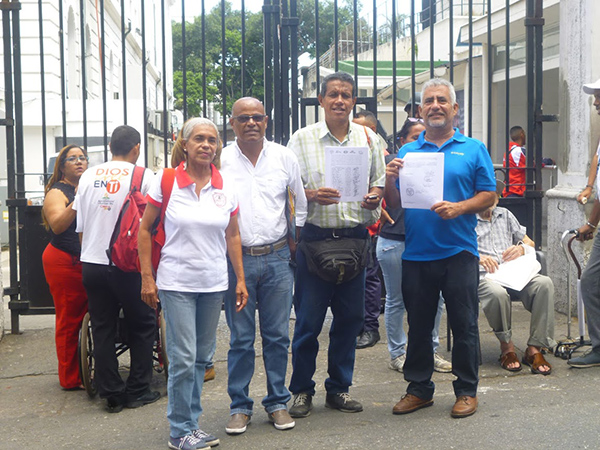 Foto: Educadores de Vargas elevan reclamos a Miraflores / La Verdad de Vargas