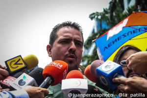 Stalin González se pronuncia sobre el asalto del régimen chavista a la AN