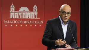 Rodríguez tildó de “mentira” denuncia de Santos sobre compra de votos a colombianos