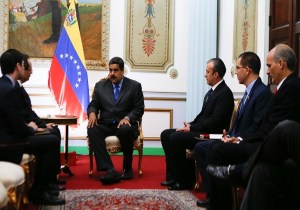 Maduro presiona a Luis Carranza, presidente de la CAF, para crédito opaco de 50 MMUSD