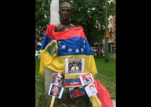 ¡Fuera dictador! Así amaneció la Plaza Simón Bolívar en Italia (fotos)