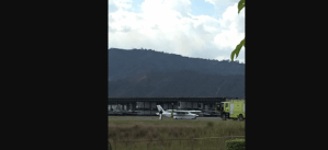 Avión desconocido aterrizó en el Aeropuerto Caracas, piloto huyó del lugar (Fotos)