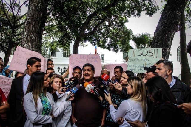 El presidente del Sindicato de Trabajadores de la Salud, Pablo Zambrano (Foto: Juan Peraza / La Patilla)