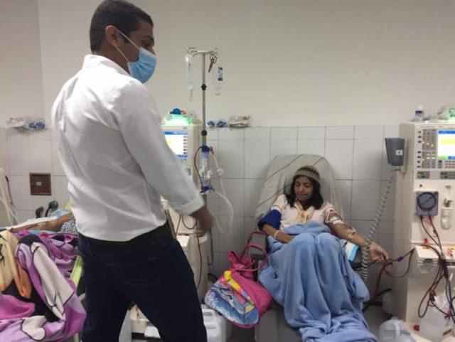 Pacientes de la Clínica de Diálisis Jayor denuncian que el centro de salud no tiene servicio de agua para garantizar el tratamiento a todos los enfermos. (Foto archivo)
