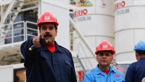 Bloomberg: El declive petrolero de Venezuela, de potencia a desastre