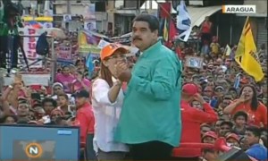 Maduro quiso ponerse romanticón con Cilia pero el DJ le cortó la nota (Video + FAIL)