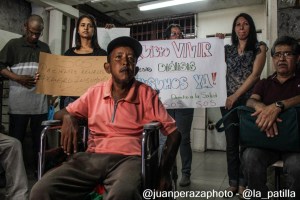 Pacientes renales protestan en Chacao y piden insumos médicos para su tratamiento (Video)