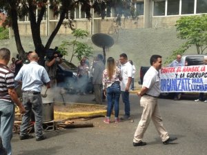 Profesores y gremios de la UCV protestan para exigir el pago de salarios #7May (fotos)