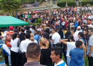 Tachirenses manifiestan solidaridad durante el entierro del ganadero asesinado (fotos y video)