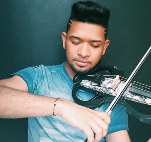 Wuilly Arteaga “El violinista libertario” presentó a su novio con este romántico video