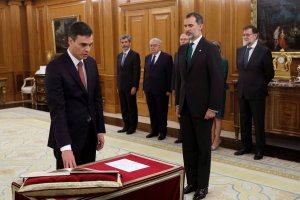 Pedro Sánchez toma posesión como presidente del gobierno de España (Fotos)