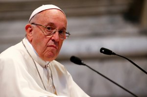 Papa veta plan alemán para que protestantes reciban comunión católica