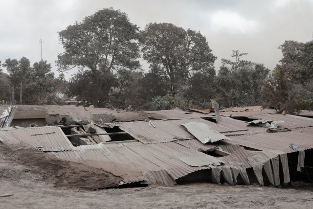 Una vista de un área afectada por la erupción del volcán Fuego en El Rodeo en Escuintla, Guatemala 6 de junio de 2018. REUTERS / Carlos Jasso