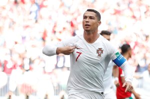 Con Ronaldo todo, sin él nada: Portugal sufrió para superar a Marruecos