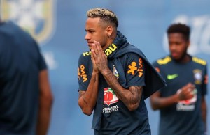 ¡Brasil respira! Neymar se reincorporó a las prácticas tras los dolores en el tobillo