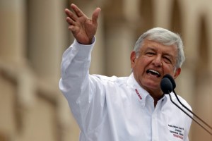 ¿La culpa es de los empresarios? López Obrador reclama a privados por falta de infraestructura para transportar gasolina
