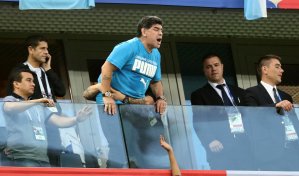 Maradona fue trasladado a un centro de salud luego de la victoria de Argentina (FOTO + VIDEO)