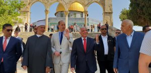 El príncipe Guillermo visita la muy sensible Explanada de las Mezquitas en Jerusalén