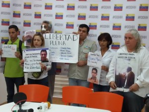 Presos políticos de Santa Ana son sometidos a tortura, denuncian sus familiares